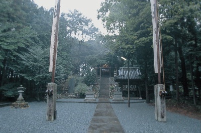 鎌形八幡神社境内