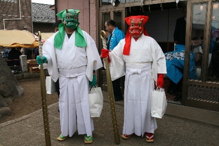 青鬼と赤鬼の写真