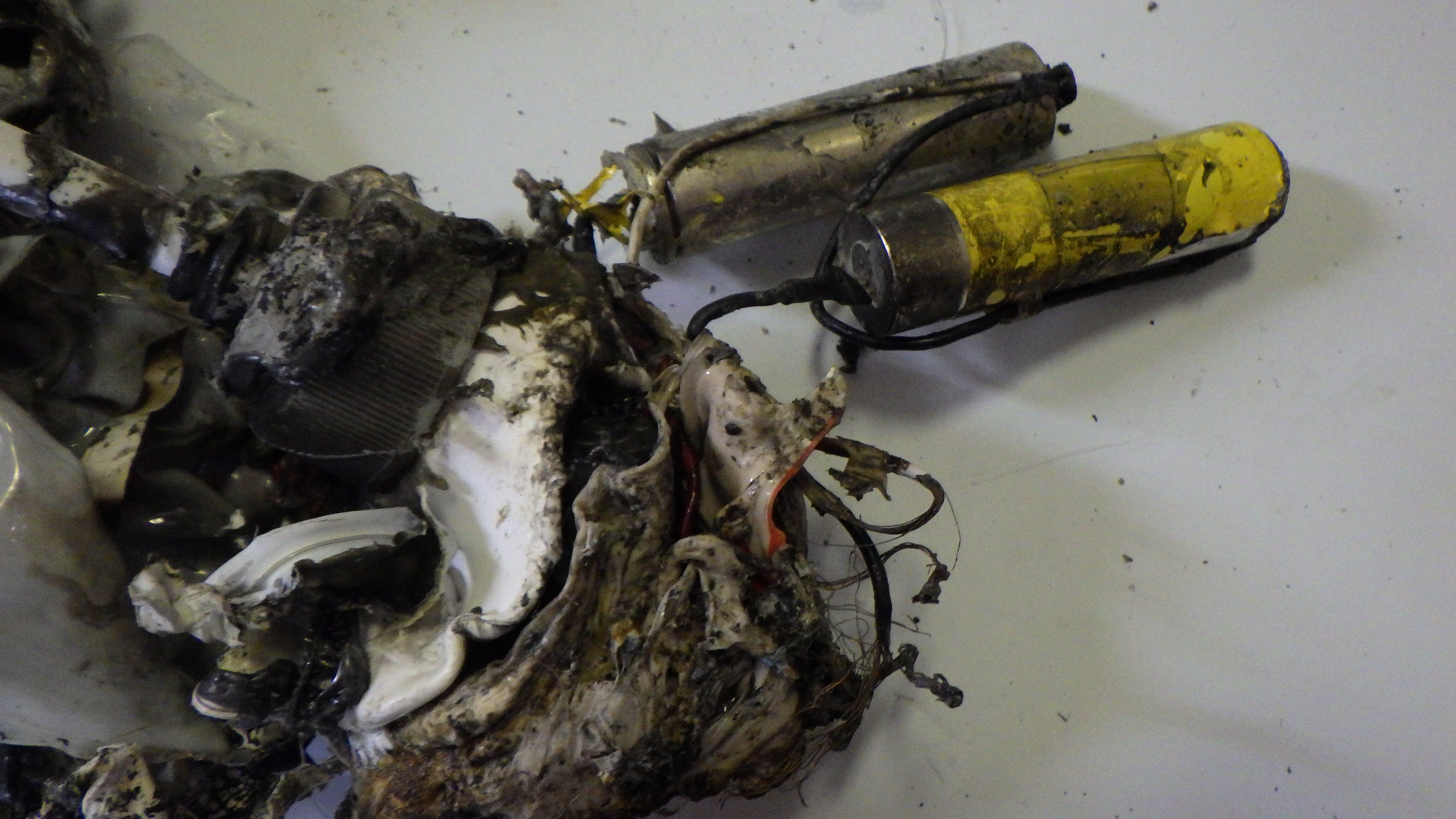 発火したモバイルバッテリー